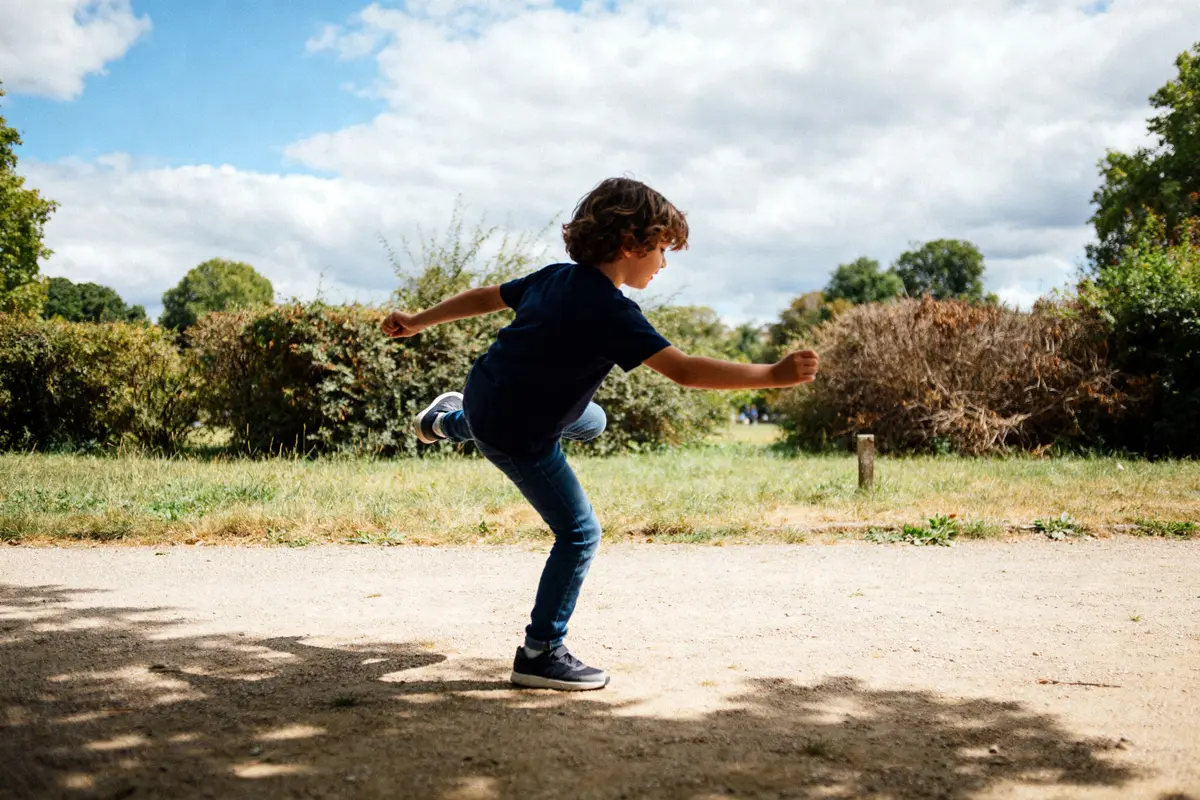 Pirouette cacahuète : paroles, jeux et comptines pour enfants